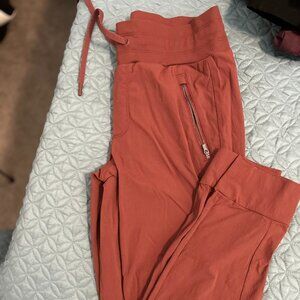 Athleta Women size 4Tall Trekkie joggers